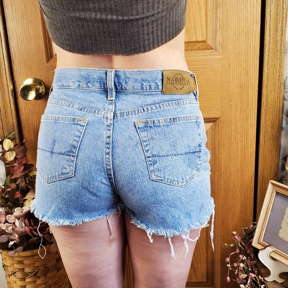 HP! 🎀Levi's Custom distressed raw hem Cutoffs - Picture 5 of 11